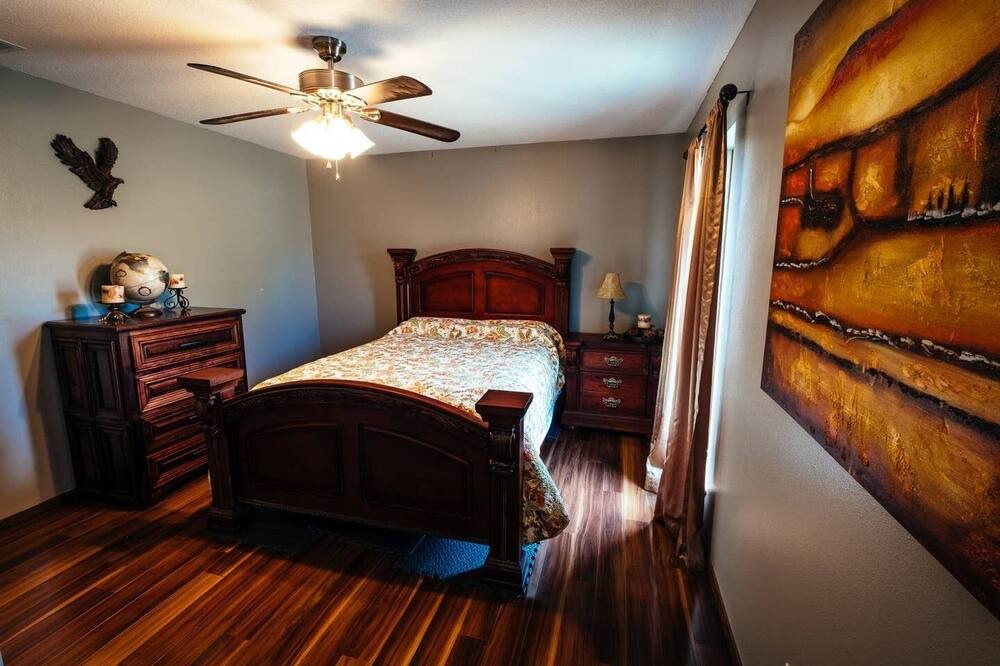 Photo of Bedroom in Centerville
