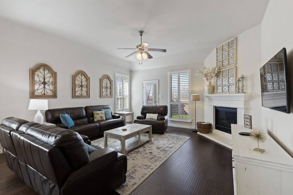 Photo of Livingroom in Little Elm