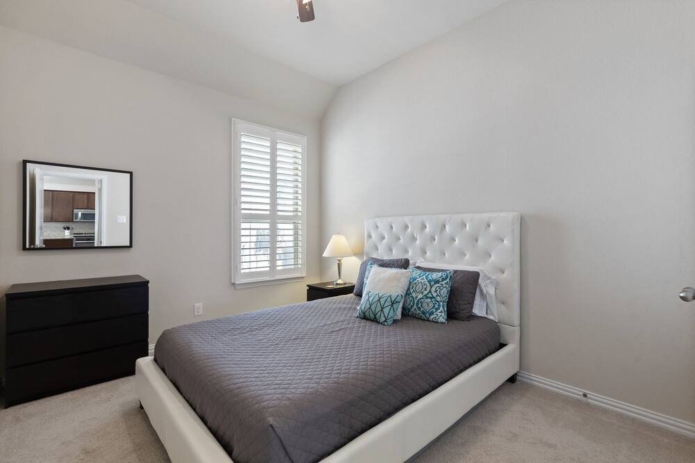 Photo of Bedroom in Little Elm