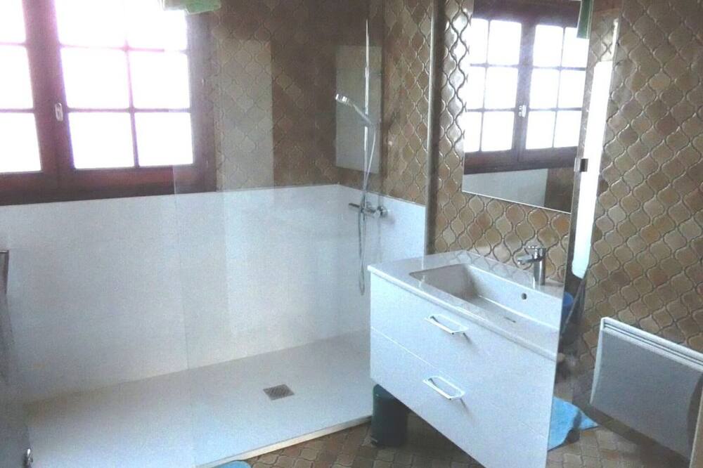 Photo of Bathroom in Notre-Dame-de-Monts