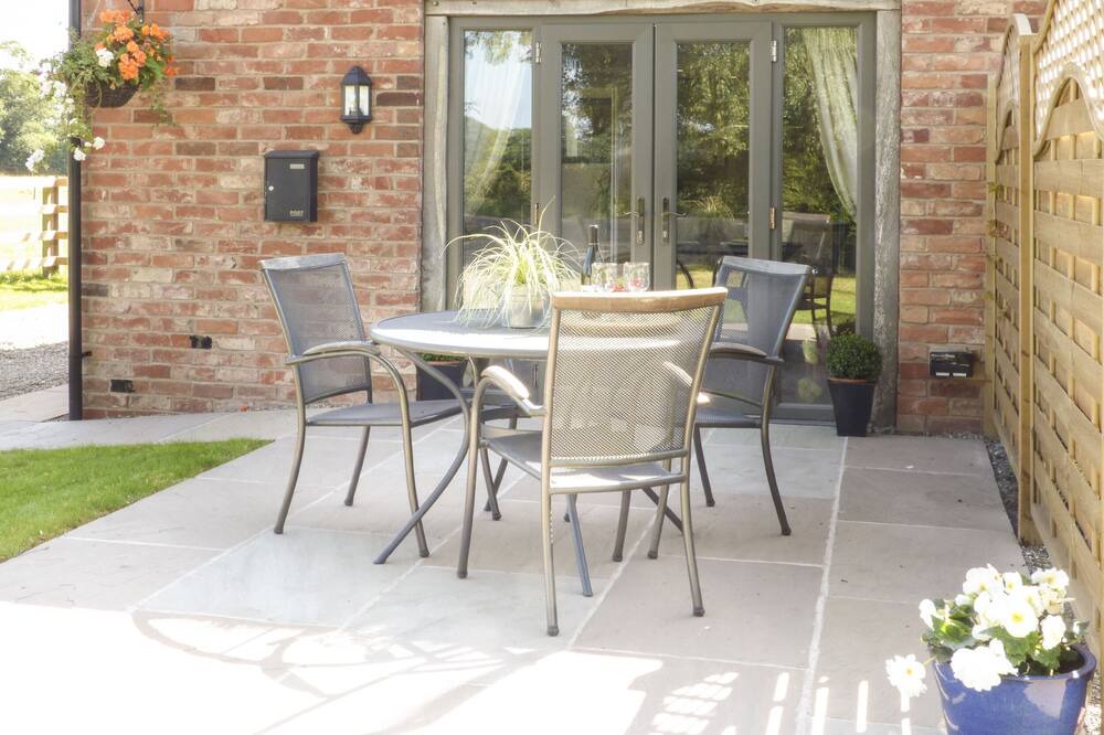 Photo of Patio Balcony in Stanton Upon Hine Heath