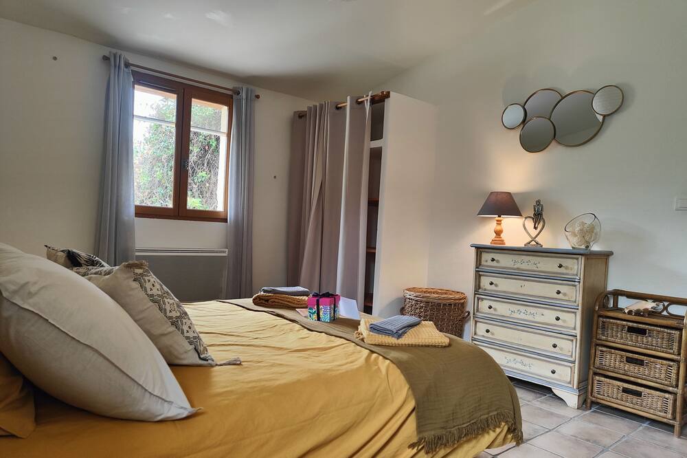 Photo of Bedroom in Forcalquier