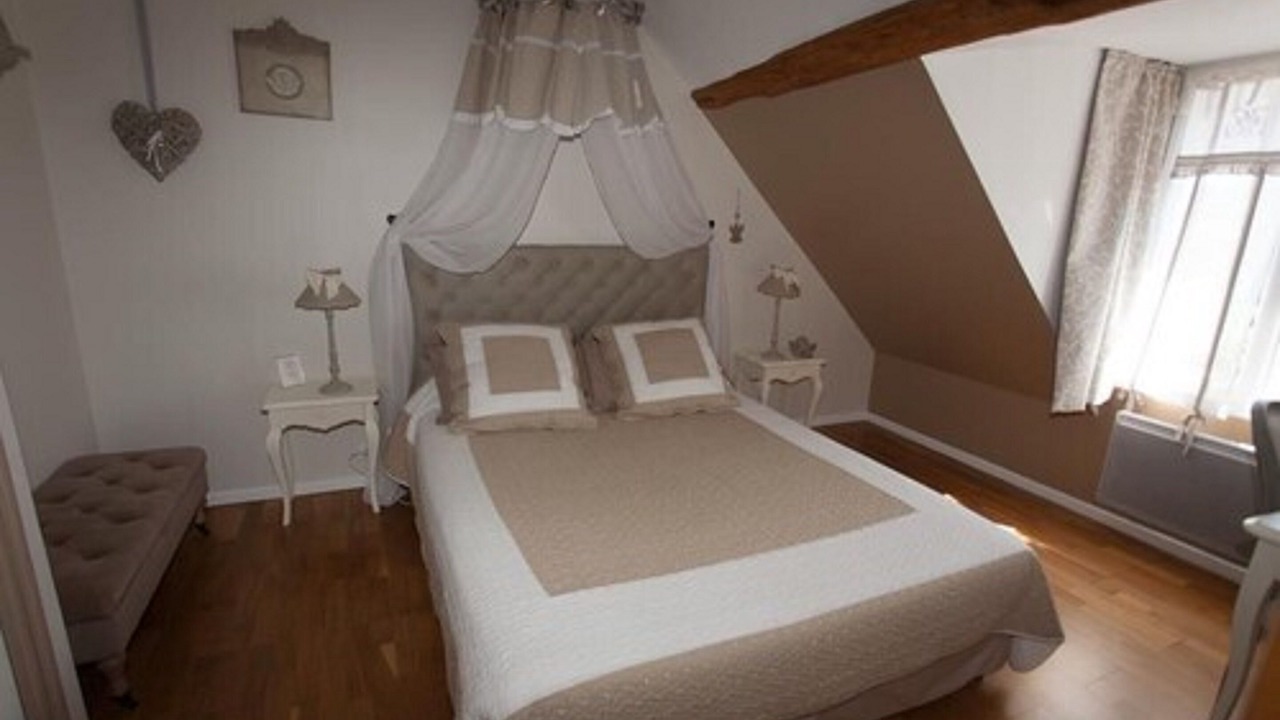 Photo of Bedroom in Dame-Marie-les-Bois