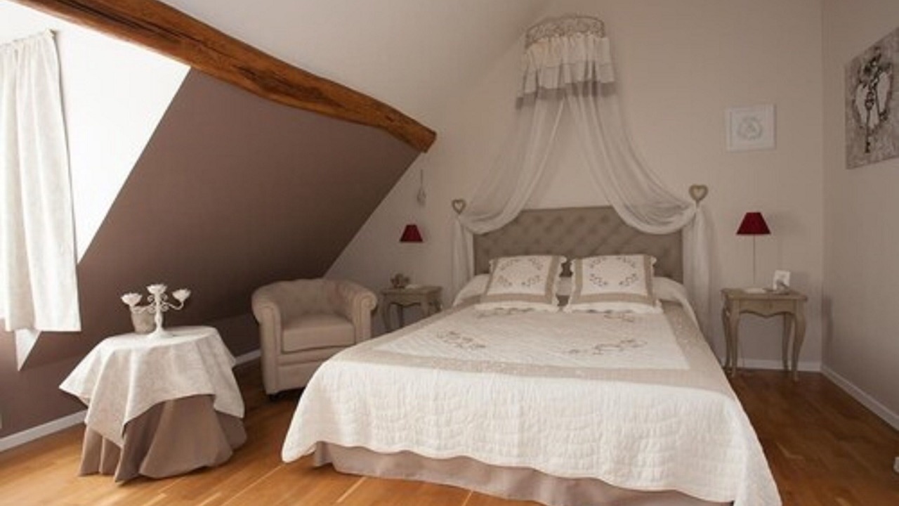 Photo of Bedroom in Dame-Marie-les-Bois