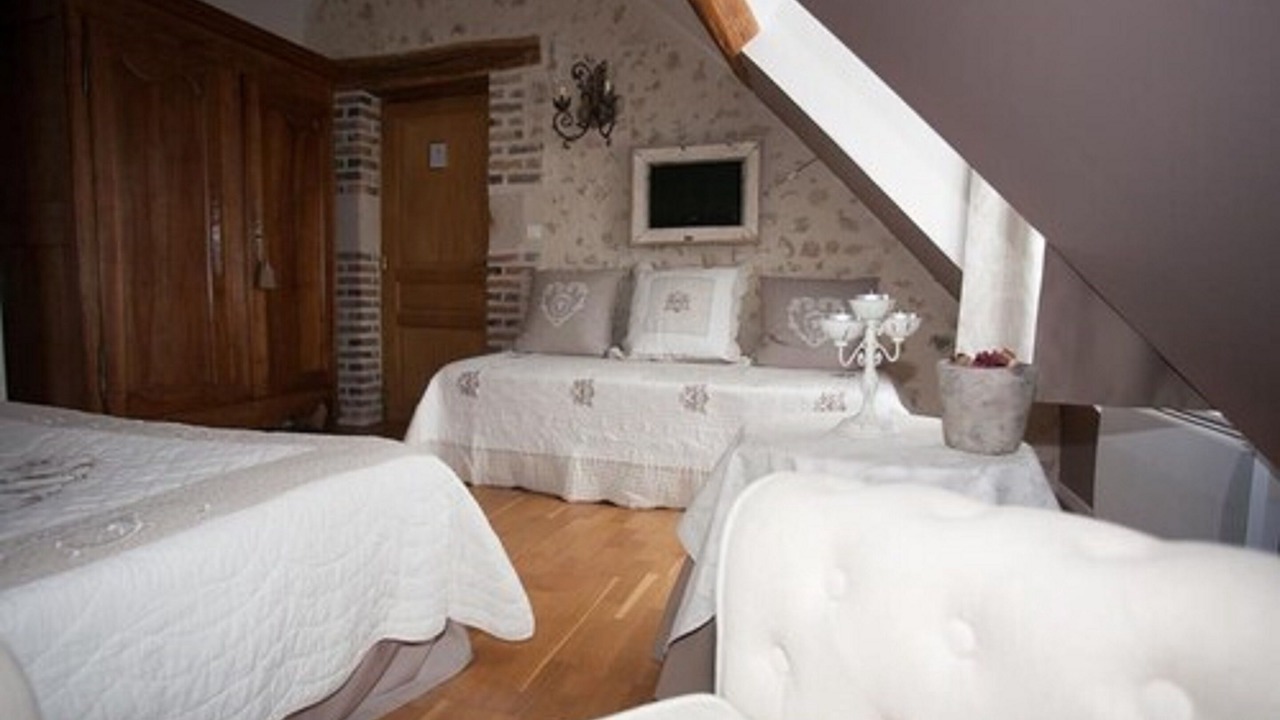 Photo of Bedroom in Dame-Marie-les-Bois