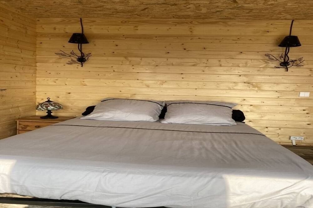 Photo of Bedroom in Massillargues-Attuech