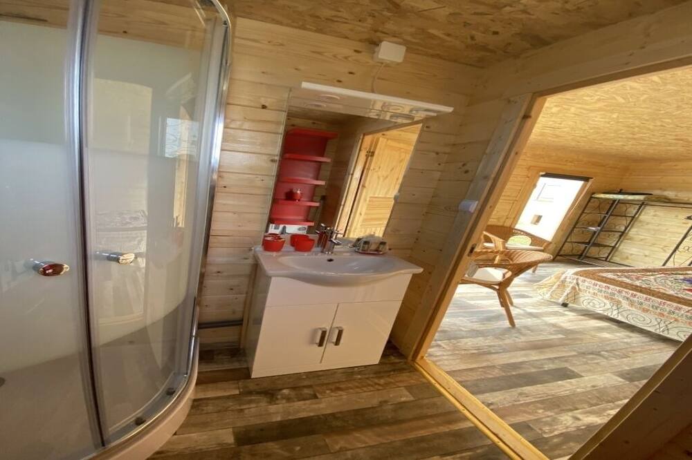 Photo of Bathroom in Massillargues-Attuech