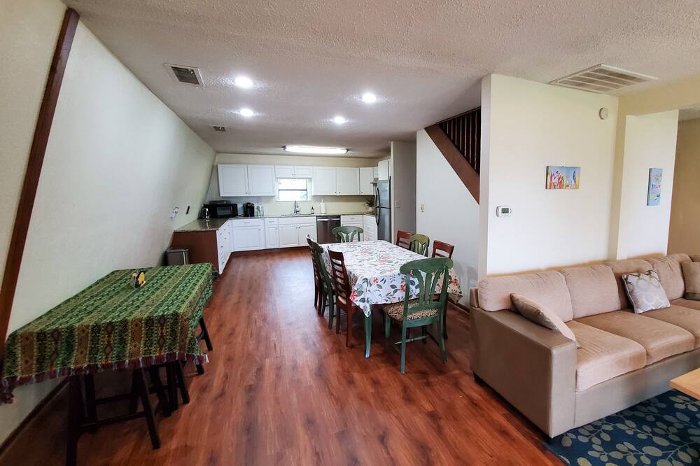 Photo of Livingroom in Farmersville