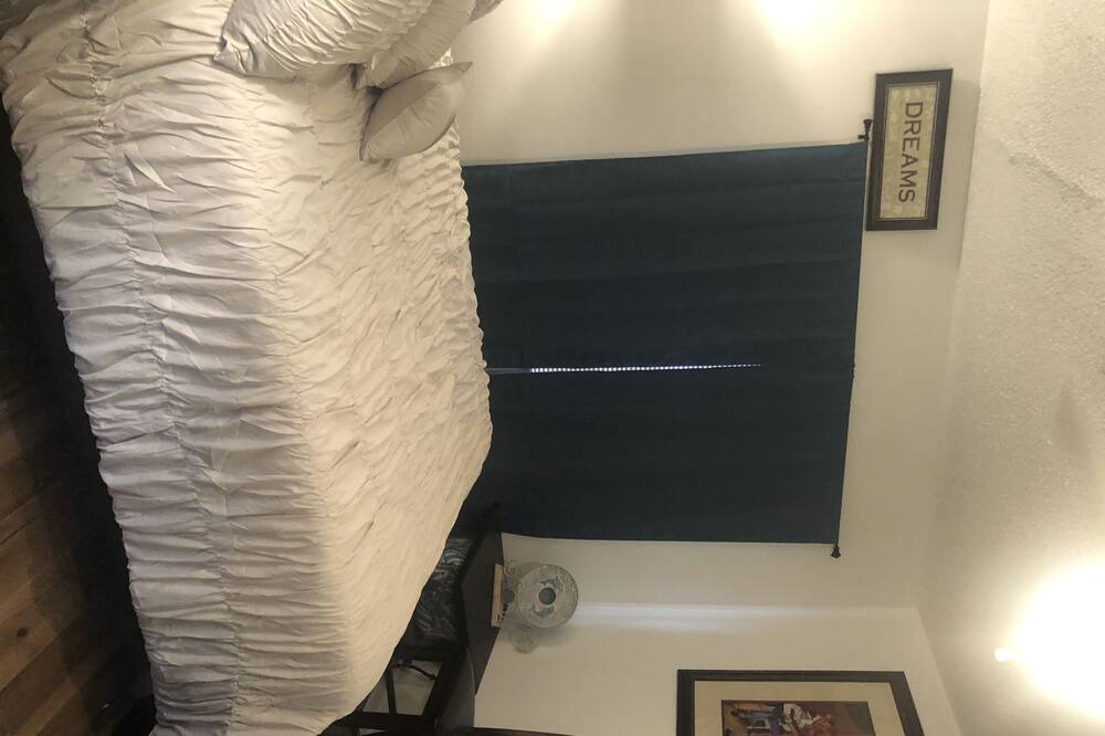 Photo of Bedroom in Cleveland