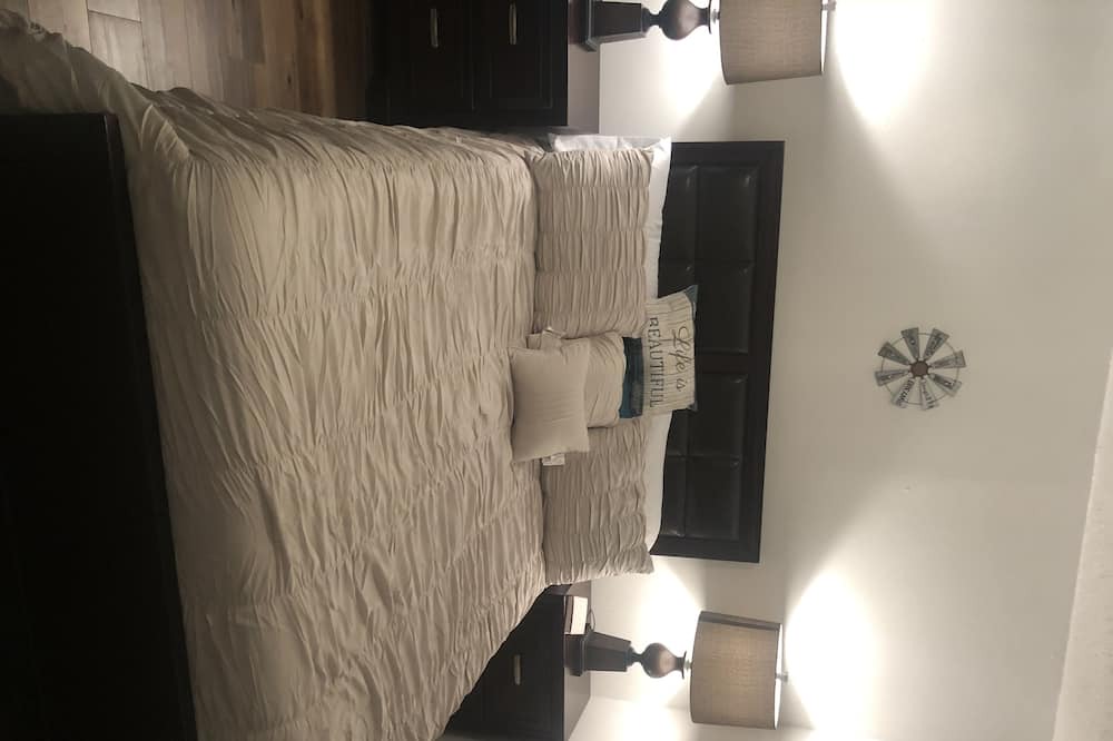 Photo of Bedroom in Cleveland