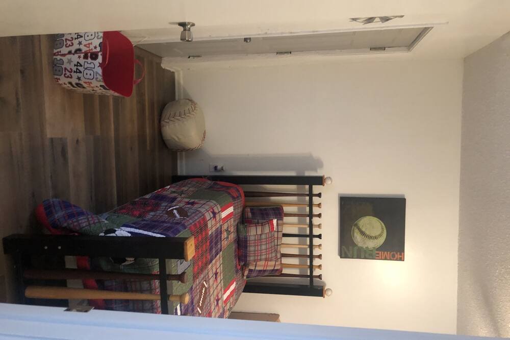 Photo of Bedroom in Cleveland