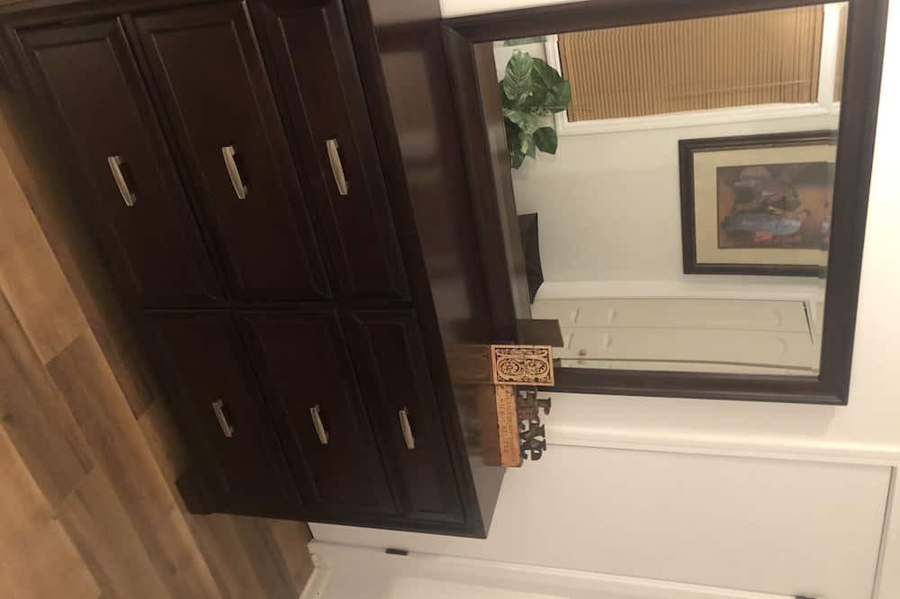 Photo of Bedroom in Cleveland