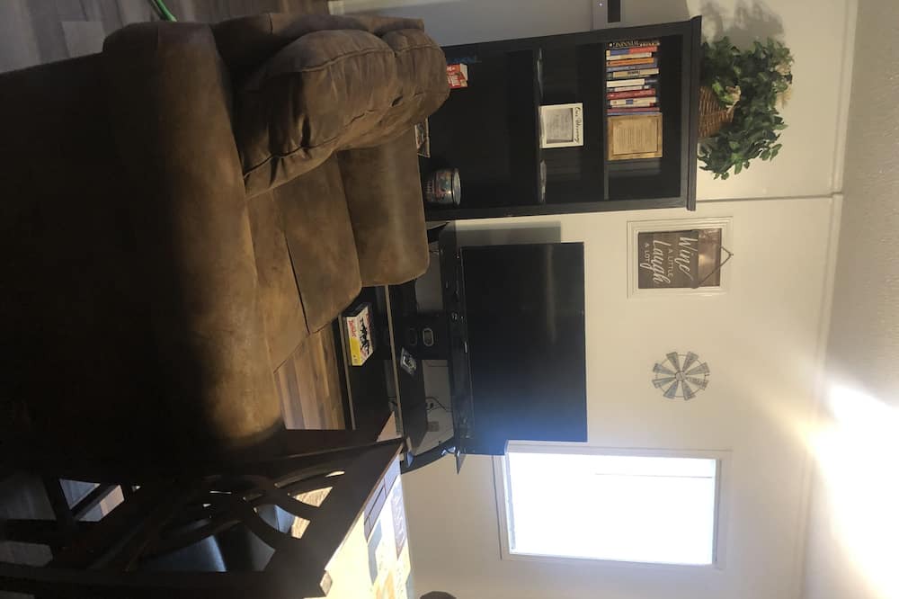 Photo of Livingroom in Cleveland