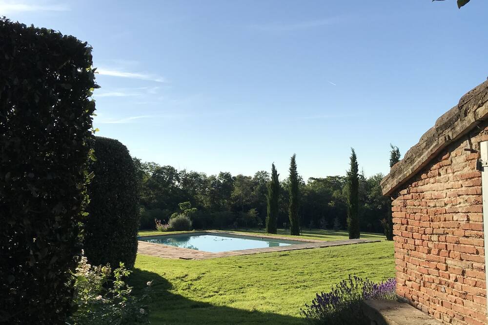 Photo of Outdoor in Aigrefeuille