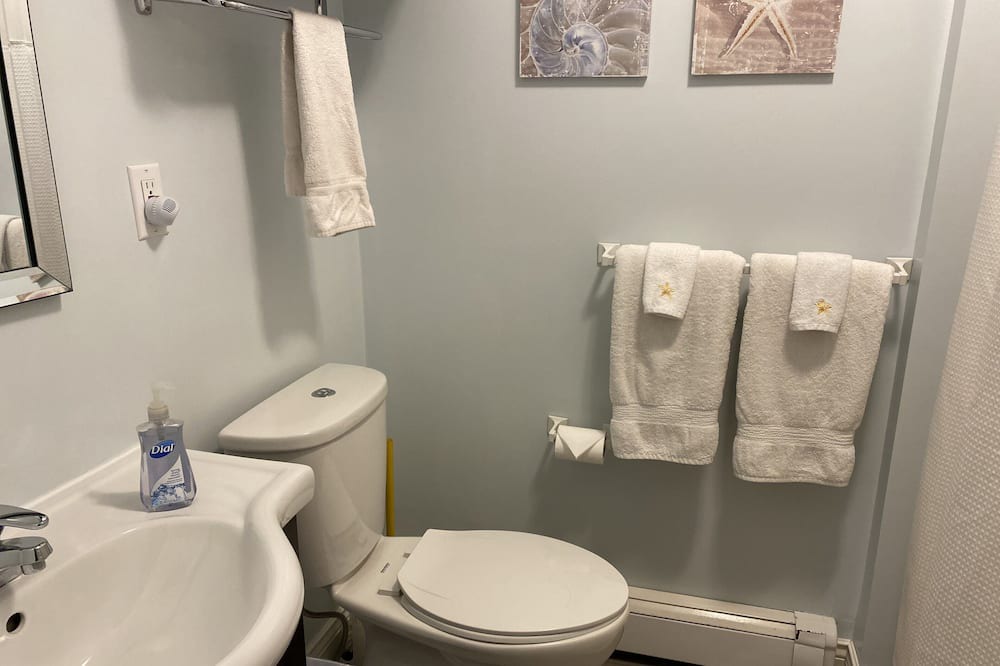 Photo of Bathroom in Lot 61