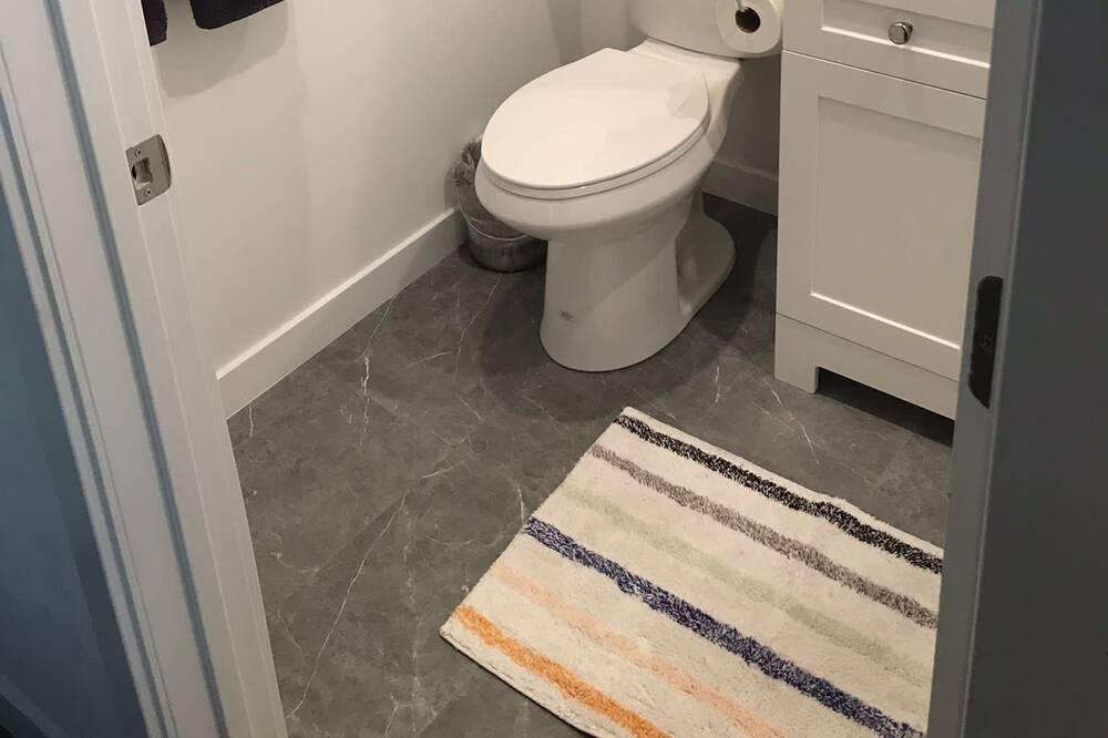 Photo of Bathroom in Los Feliz