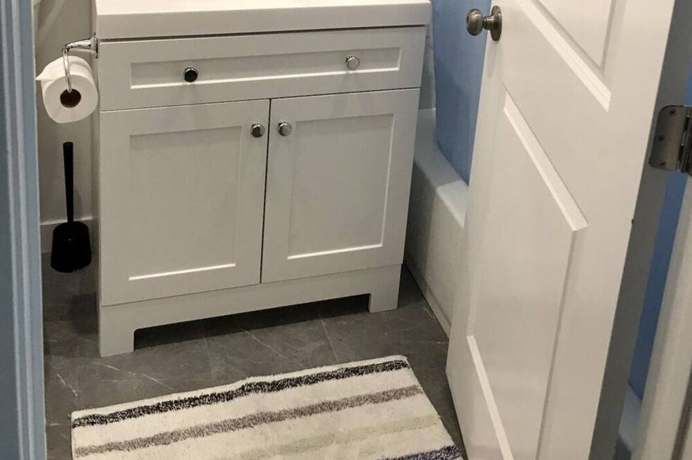Photo of Bathroom in Los Feliz