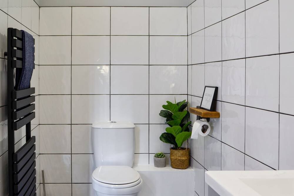 Photo of Bathroom in Ammanford