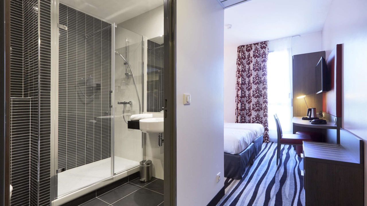 Photo of Bathroom in Saint-Quentin-en-Yvelines