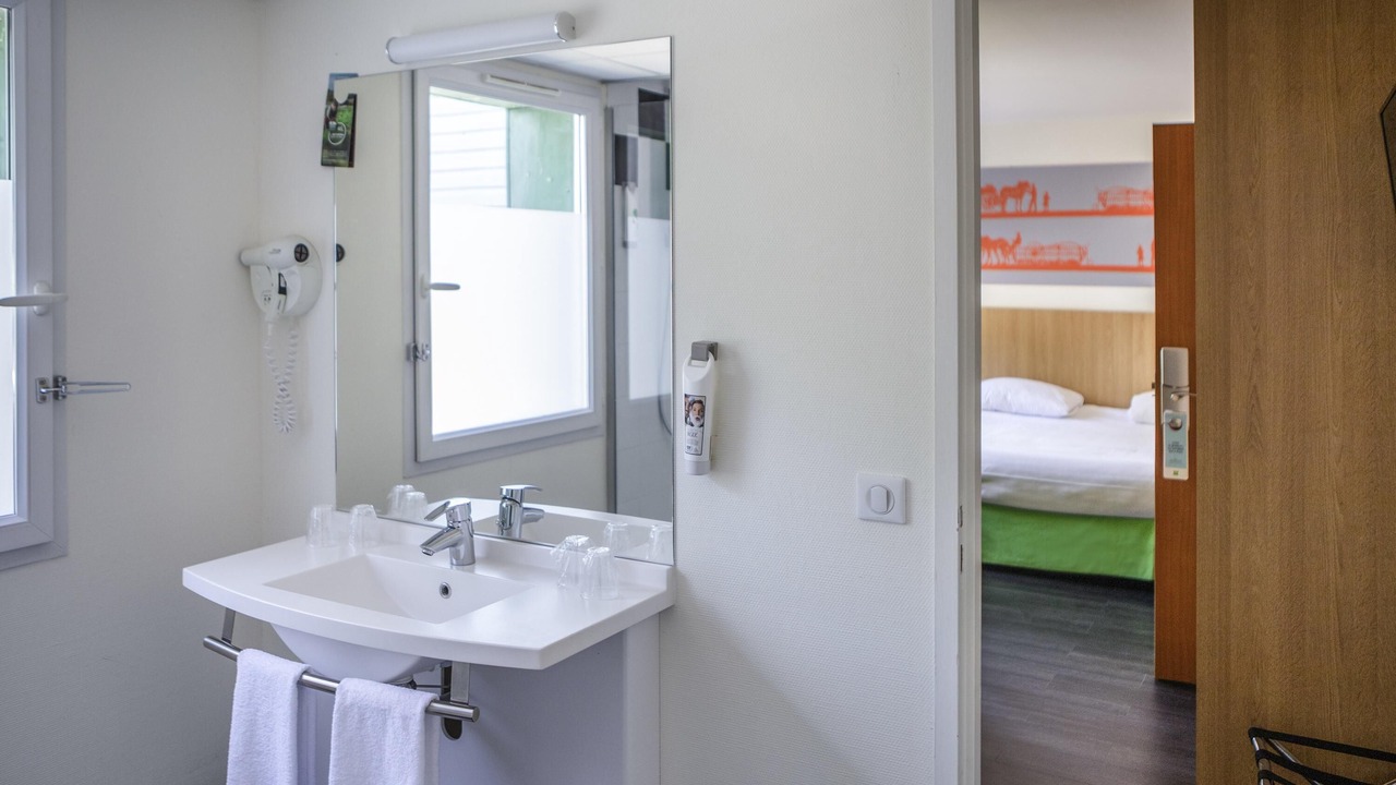 Photo of Bedroom in Bourbon-Lancy