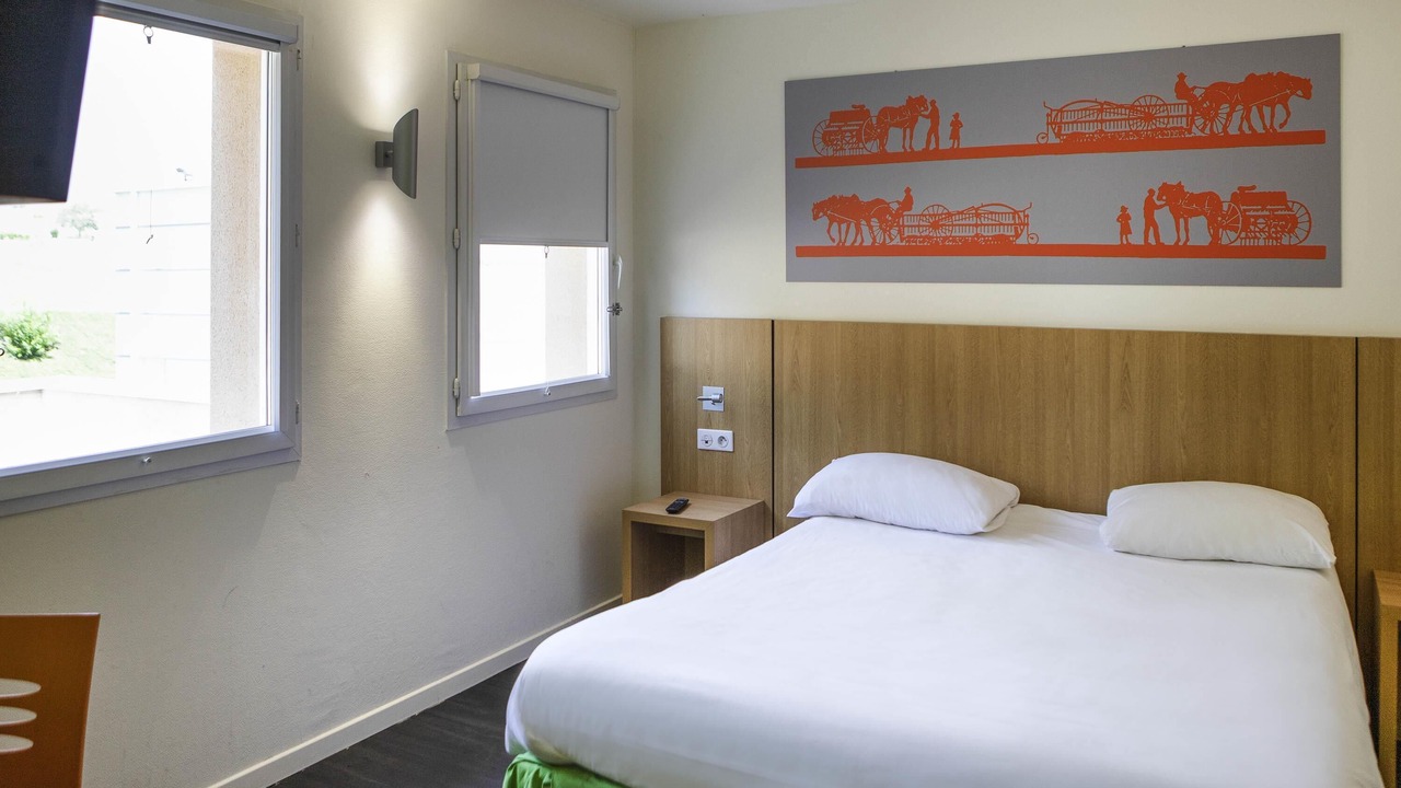 Photo of Bedroom in Bourbon-Lancy