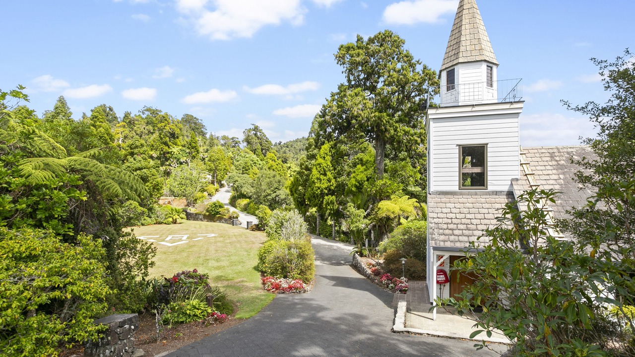 Photo of Others in Waiatarua