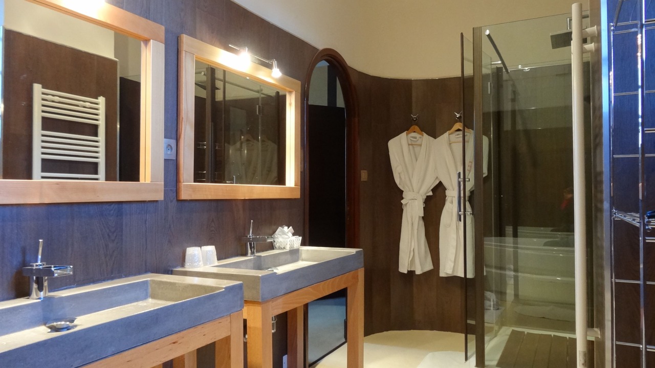 Photo of Bathroom in Bruniquel