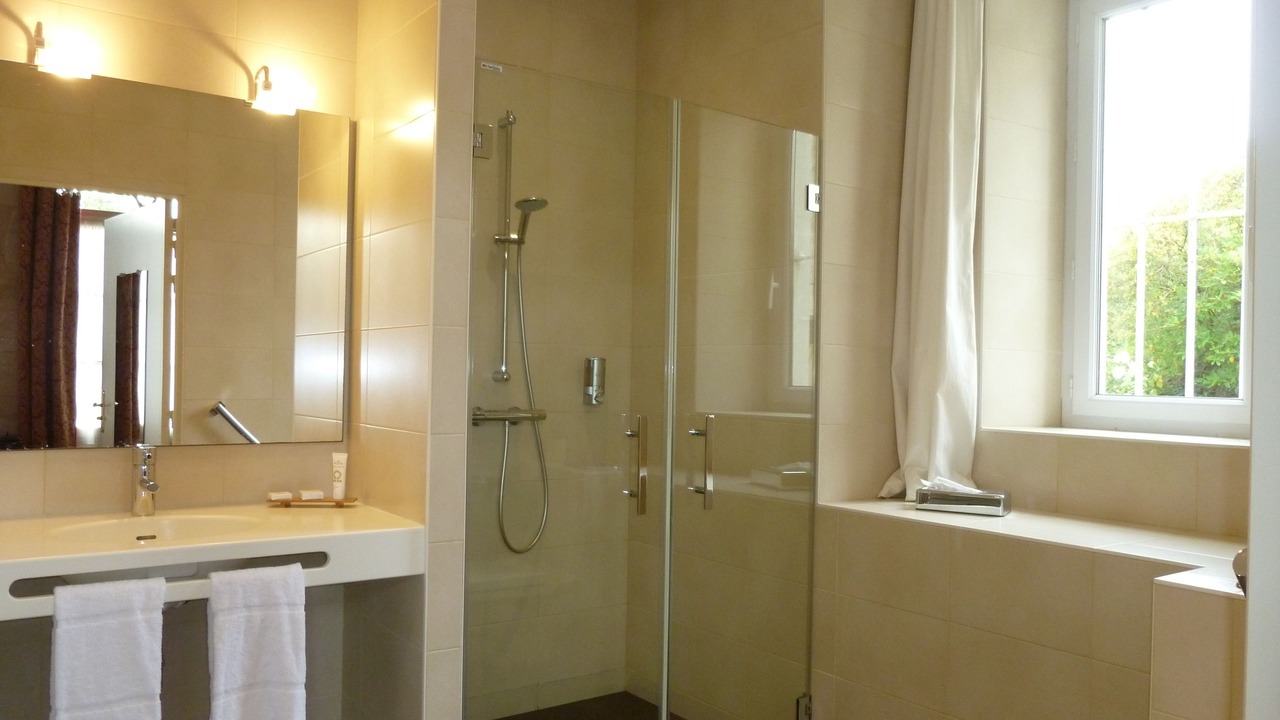 Photo of Bathroom in Azay-le-Rideau