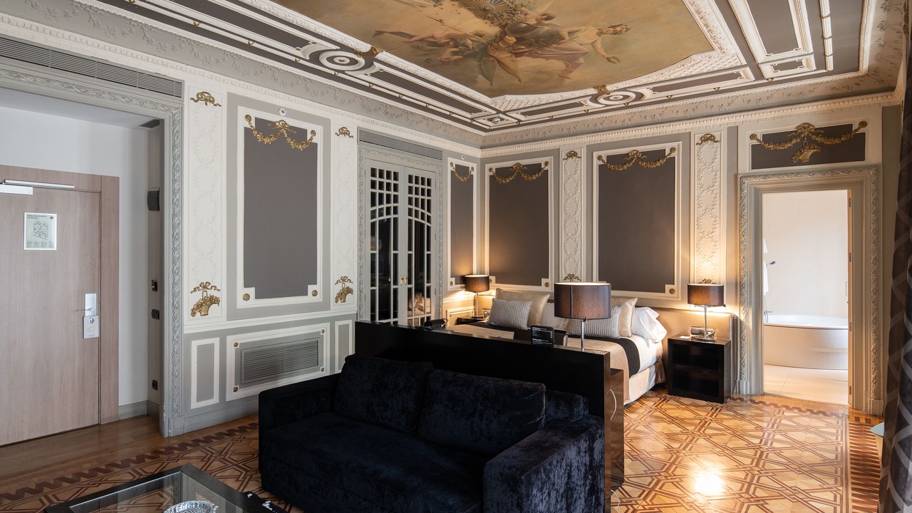 Photo of Bedroom in Literary Quarter