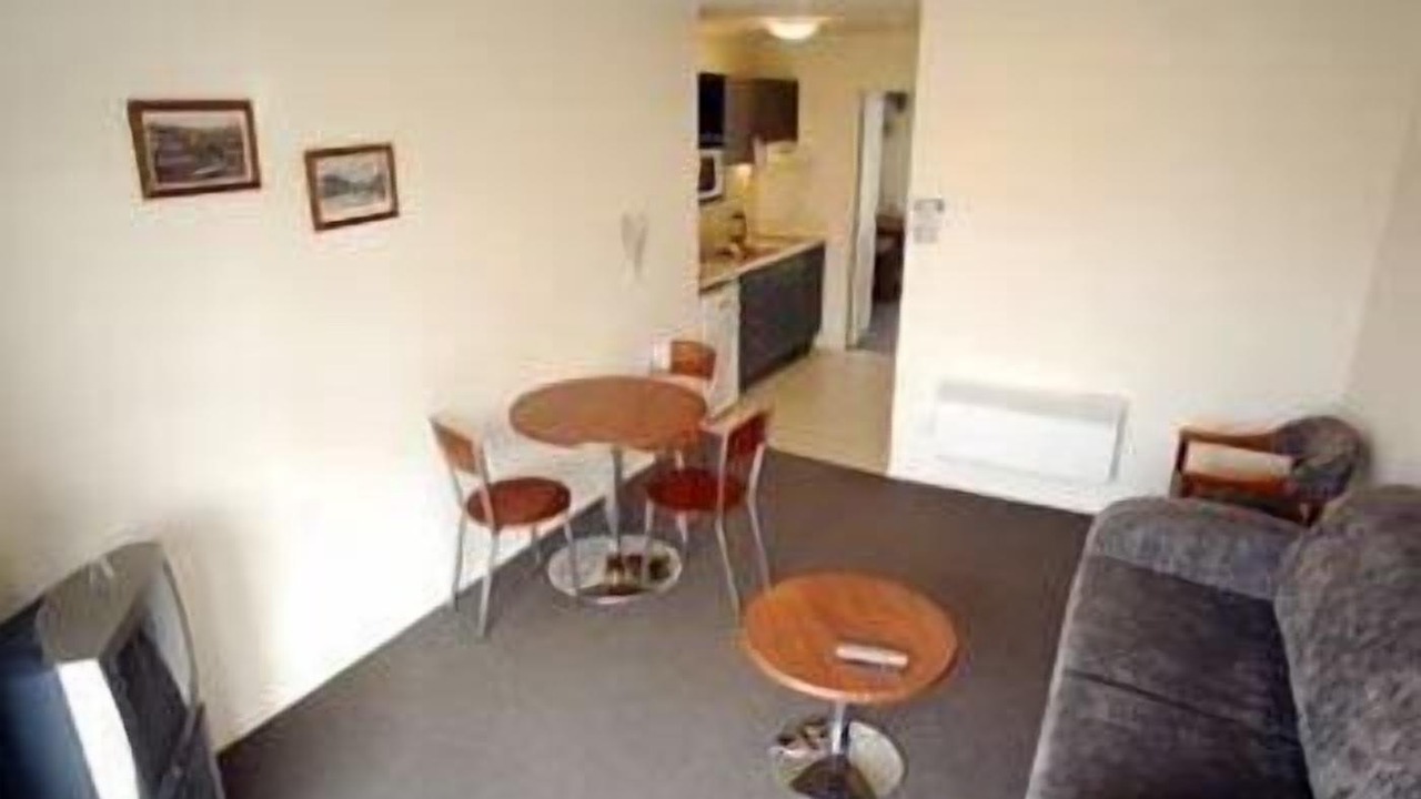 Photo of Livingroom in Newtown