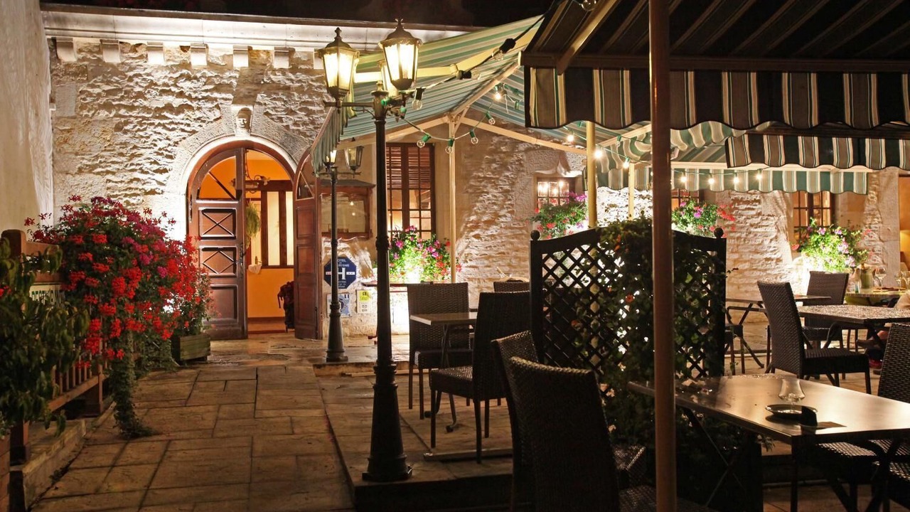 Photo of Others in Beze