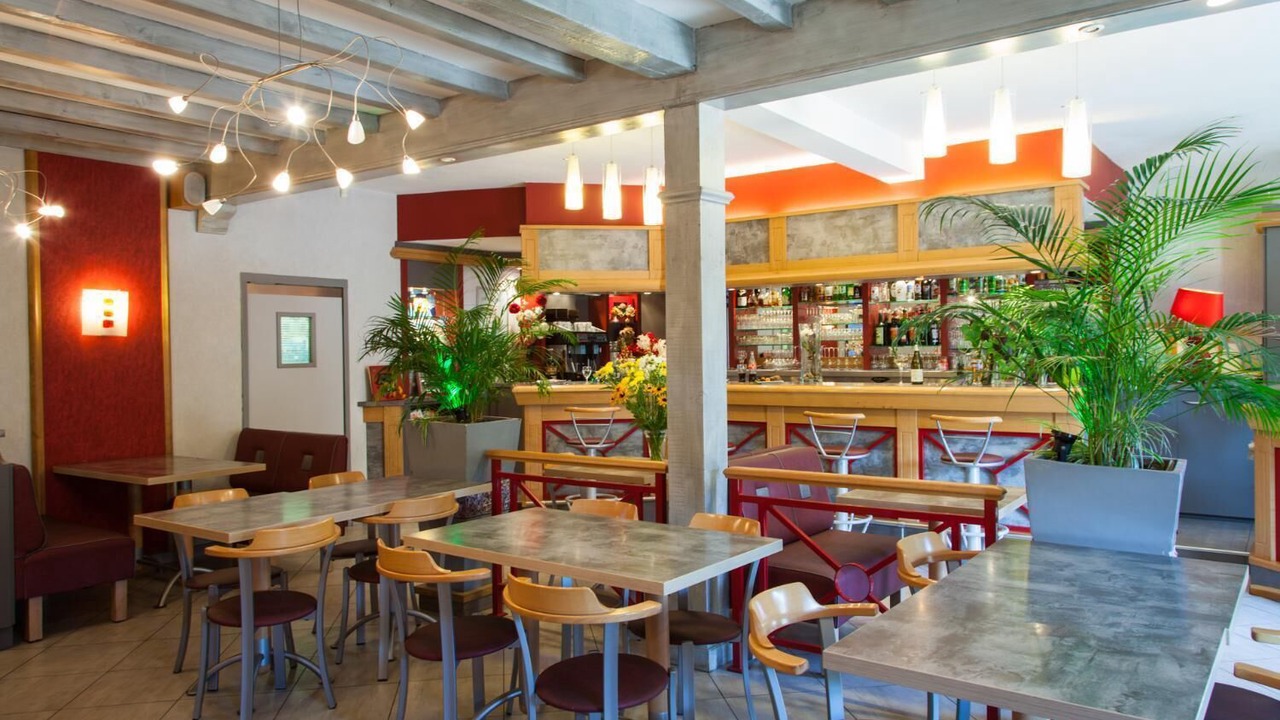 Photo of Others in Beze