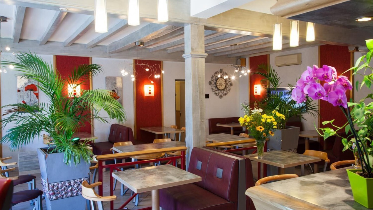 Photo of Others in Beze