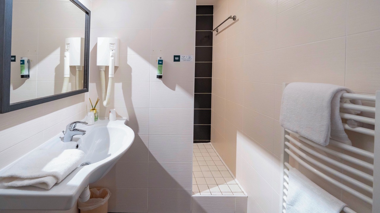 Photo of Bathroom in Baud