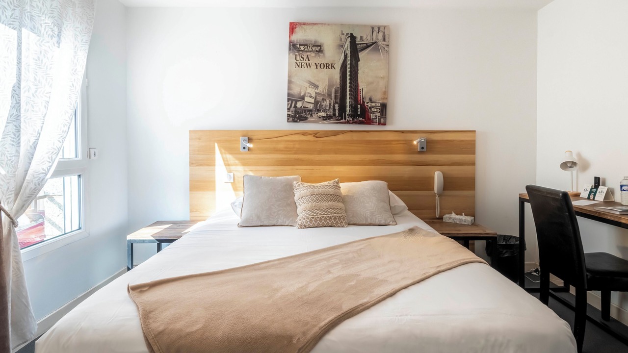 Photo of Bedroom in Baud