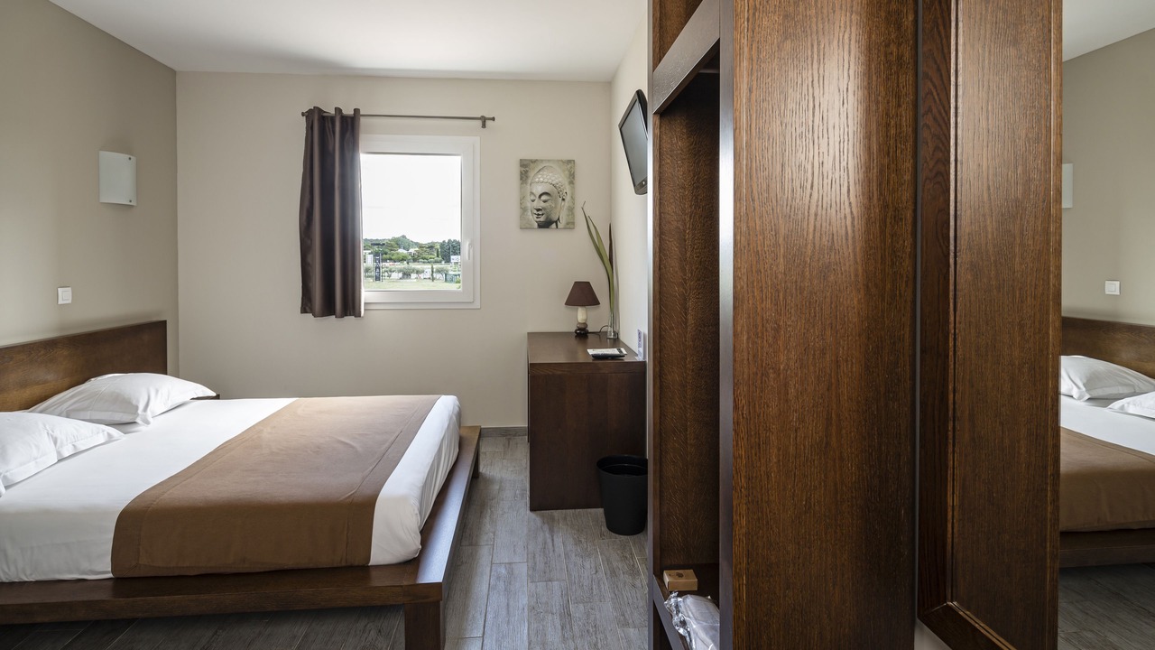Photo of Bedroom in Saint-Laurent-des-Arbres