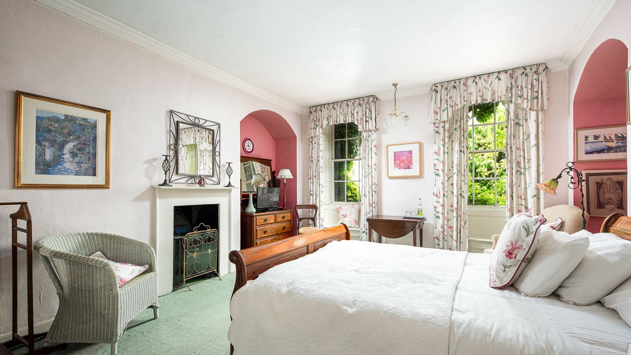 Photo of Others in Cross