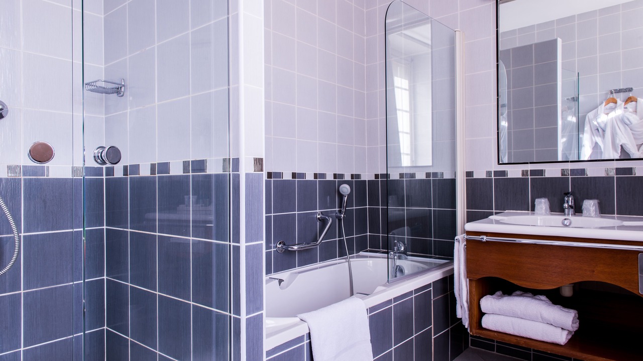 Photo of Bathroom in Uriage-les-Bains