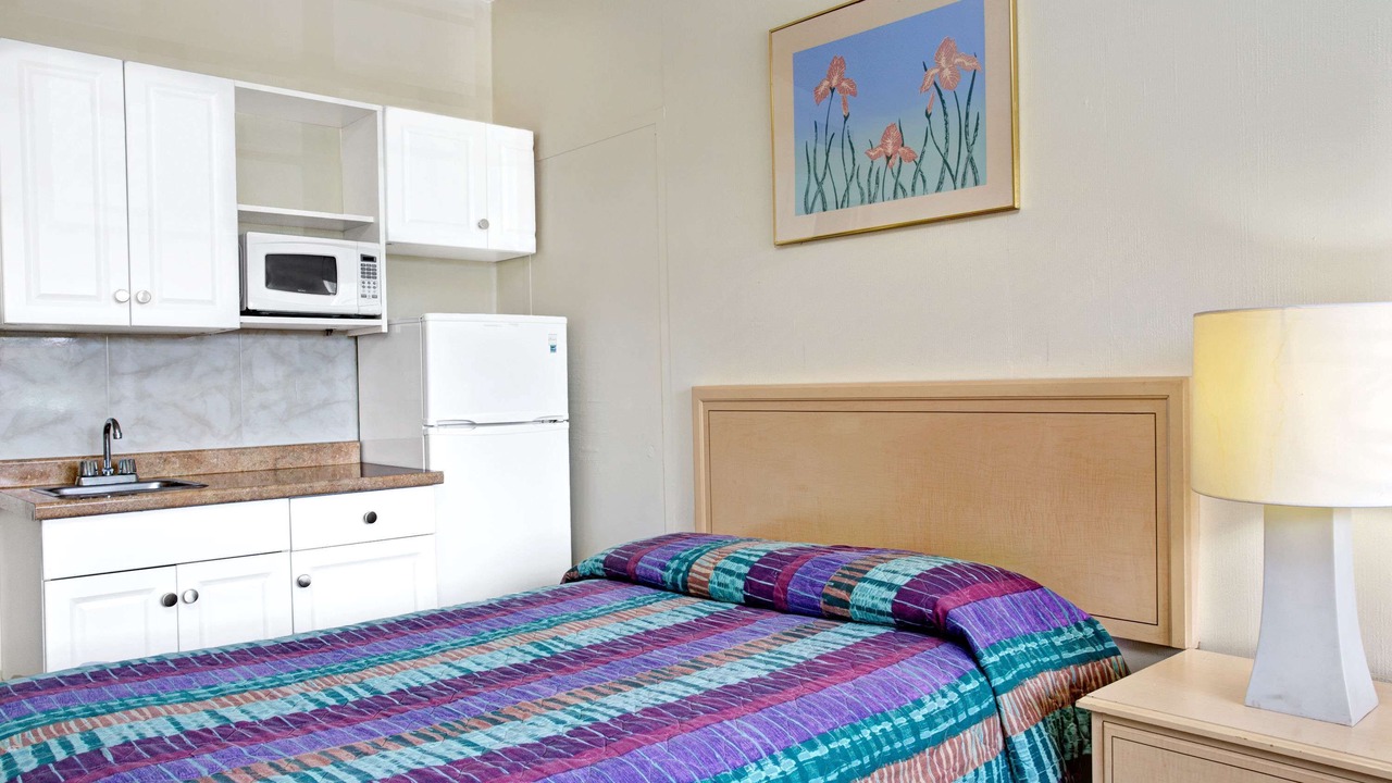 Photo of Bedroom in Hallandale Beach