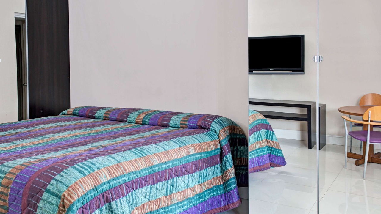 Photo of Bedroom in Hallandale Beach
