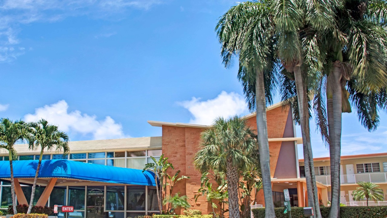 Photo of Outdoor in Hallandale Beach