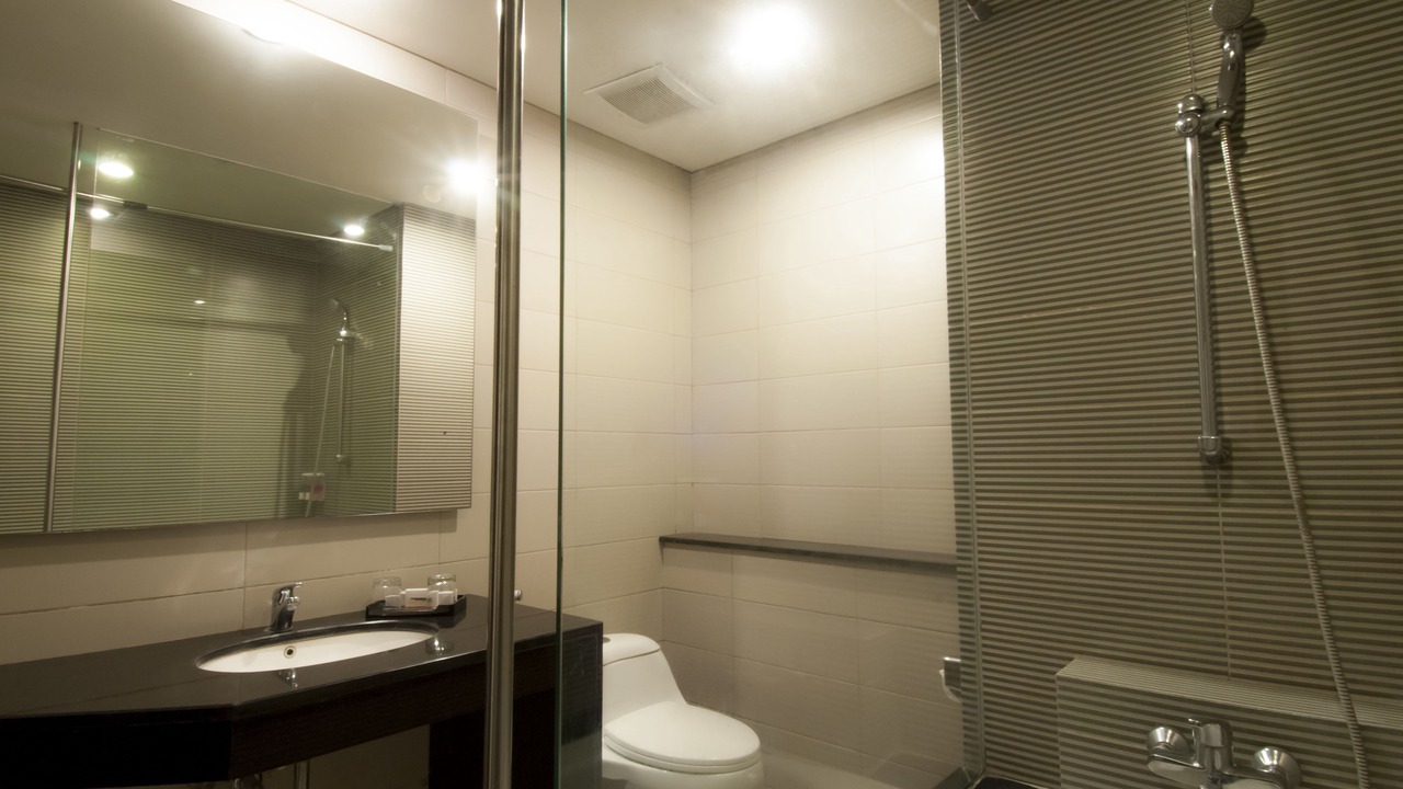 Photo of Bathroom in Sunset Road