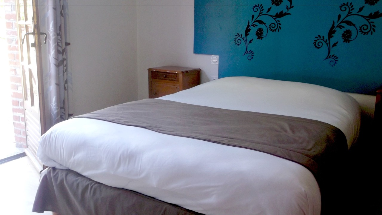 Photo of Bedroom in Surville