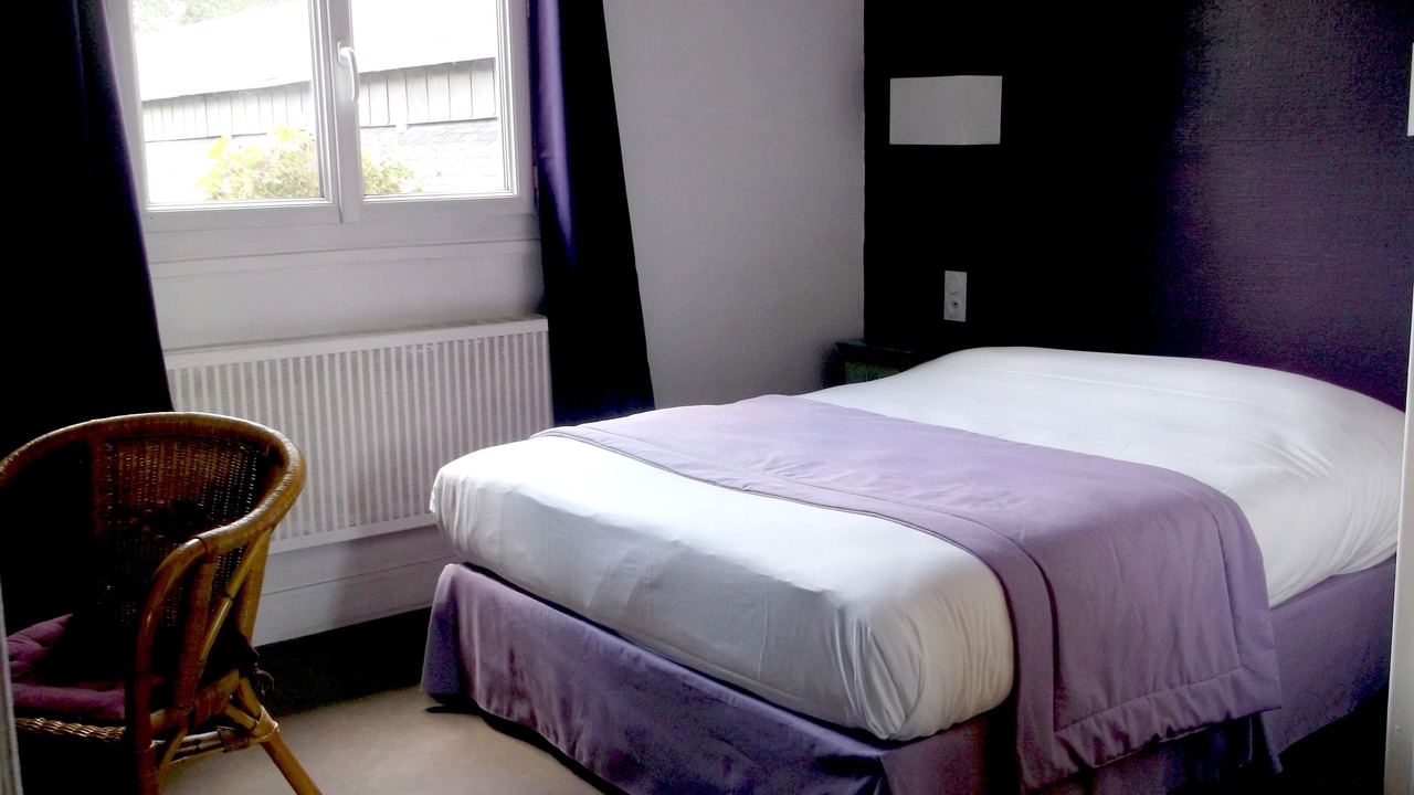 Photo of Bedroom in Surville