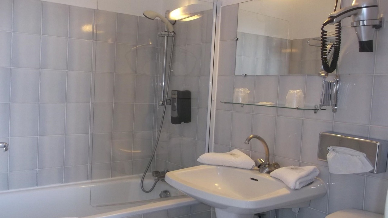 Photo of Bathroom in Surville