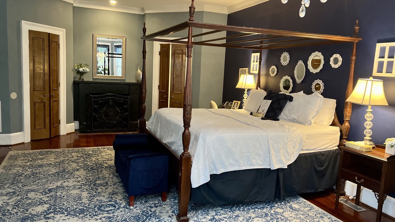 Photo of Bedroom in Charleston Historic District