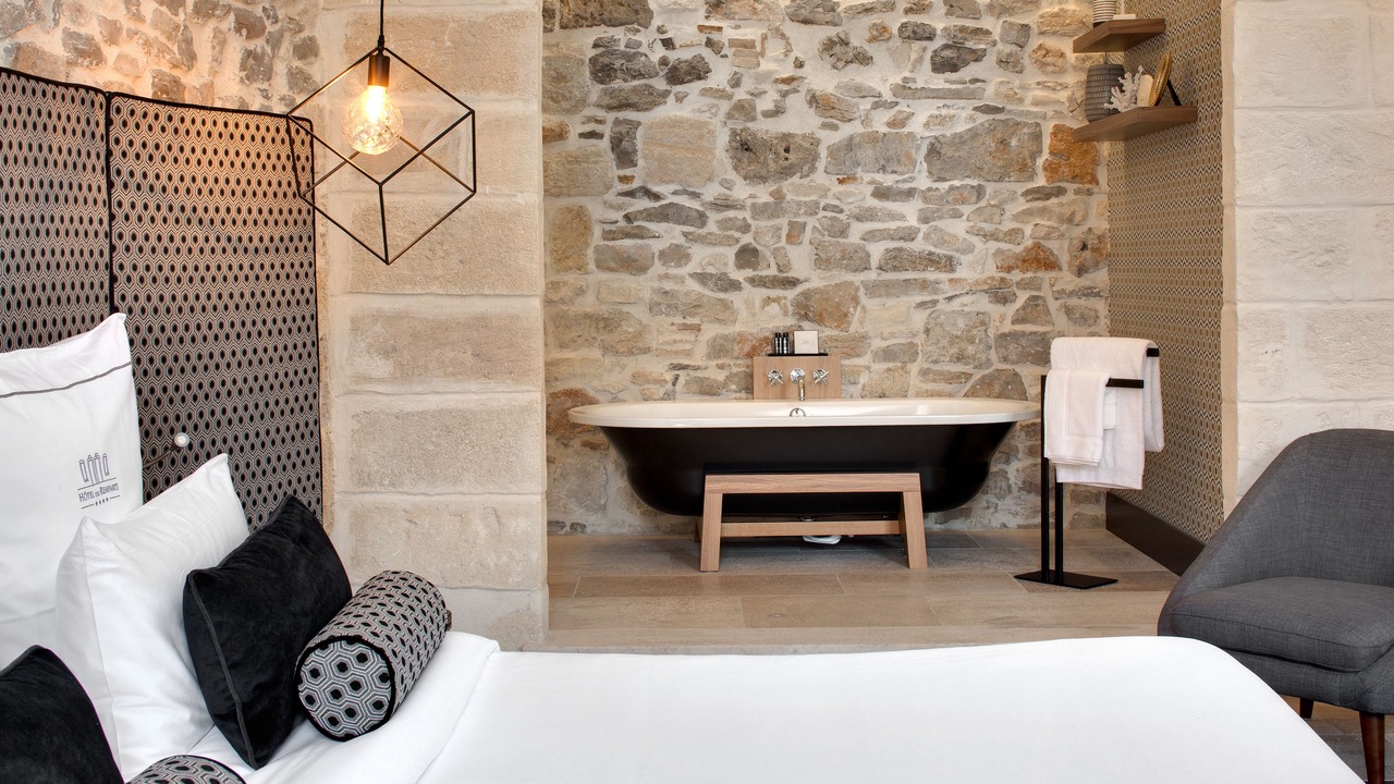 Photo of Bedroom in Aigues-Mortes Medieval City