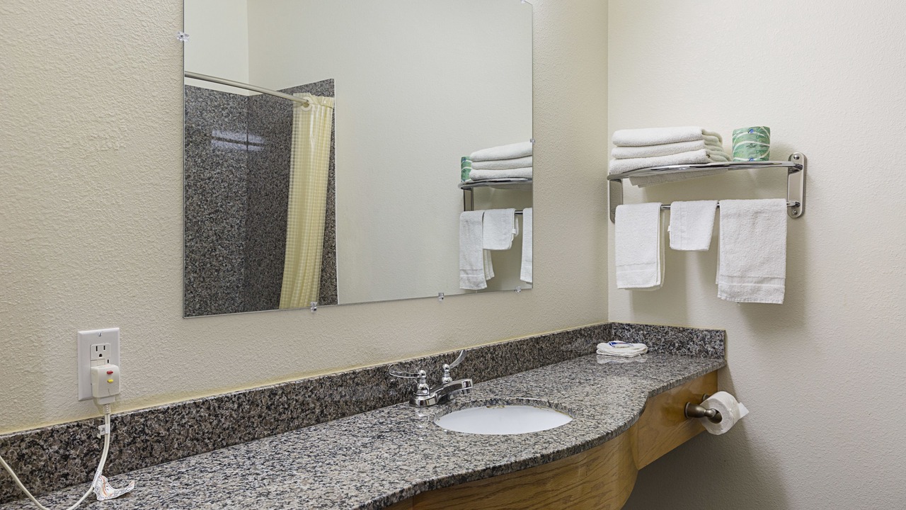 Photo of Bathroom in Ganado