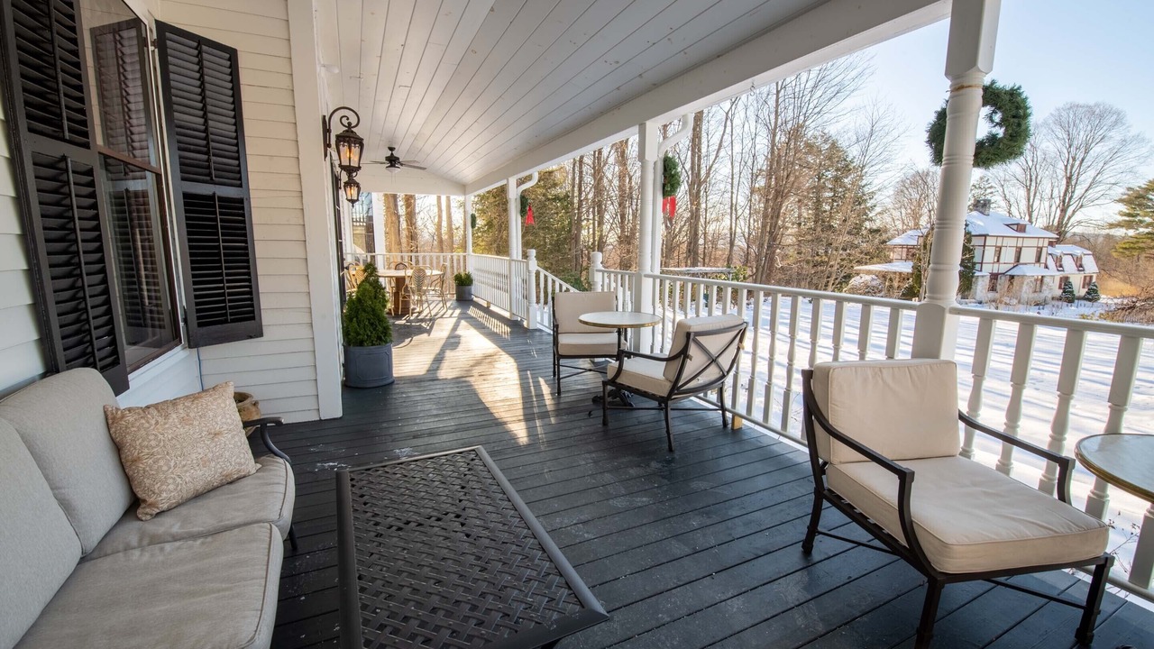 Photo of Livingroom in Lenox