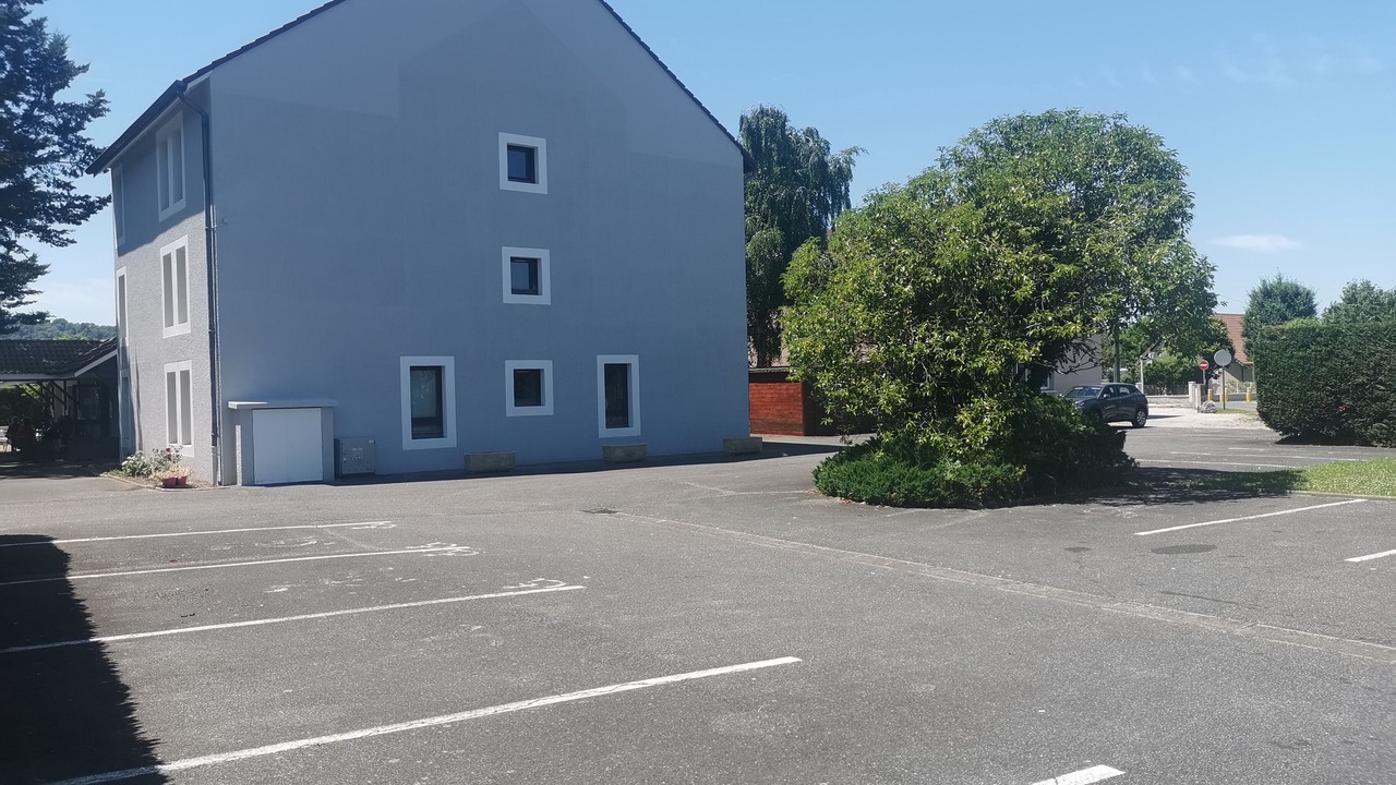 Photo of Others in Lons